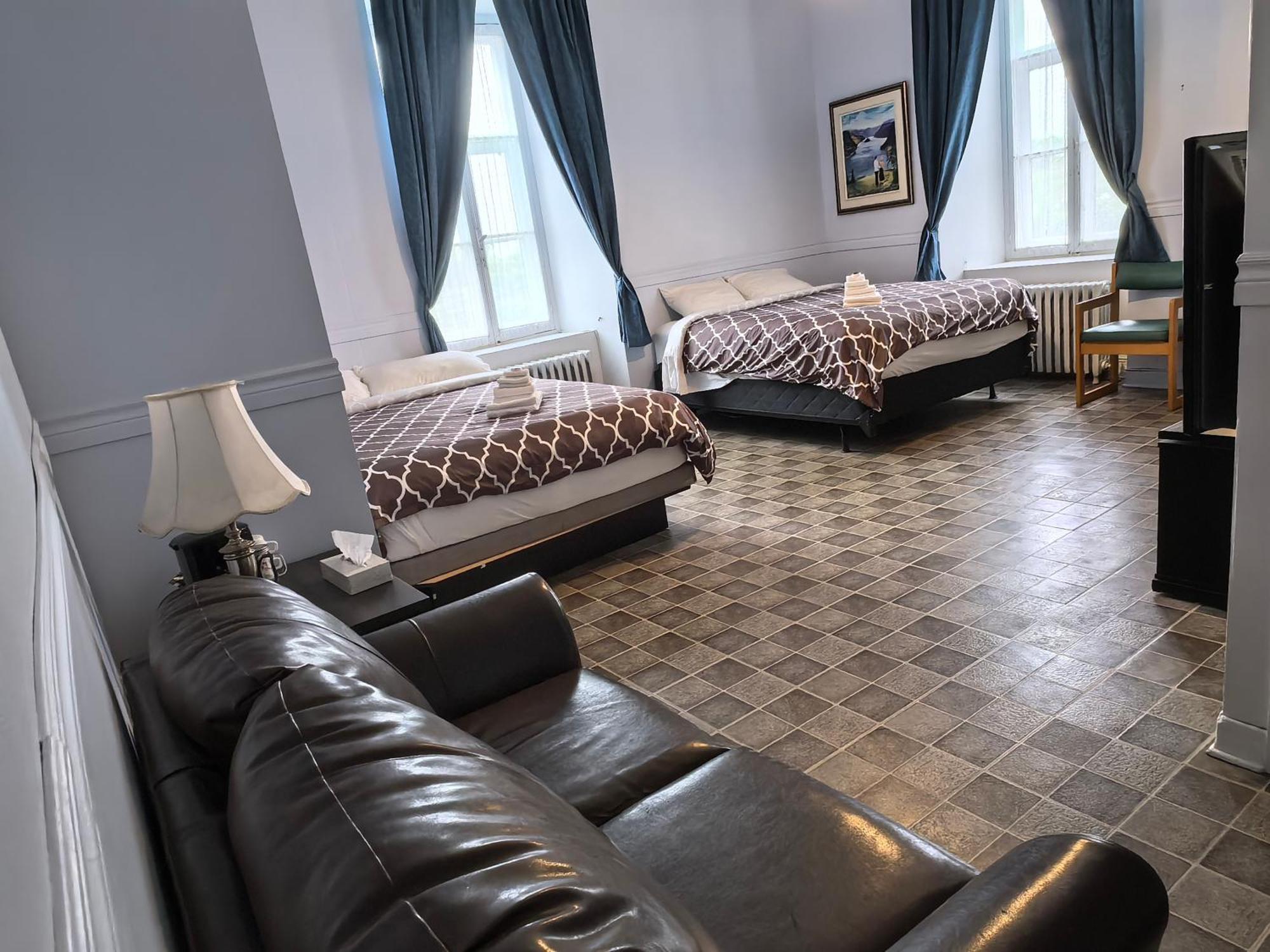 Auberge Du Couvent Saint-Casimir Εξωτερικό φωτογραφία
